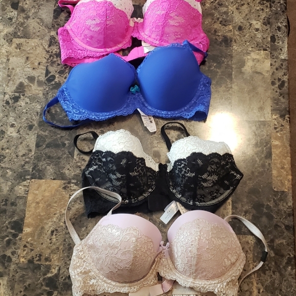 Seven Victoria's Secret bras size 34C tags attached